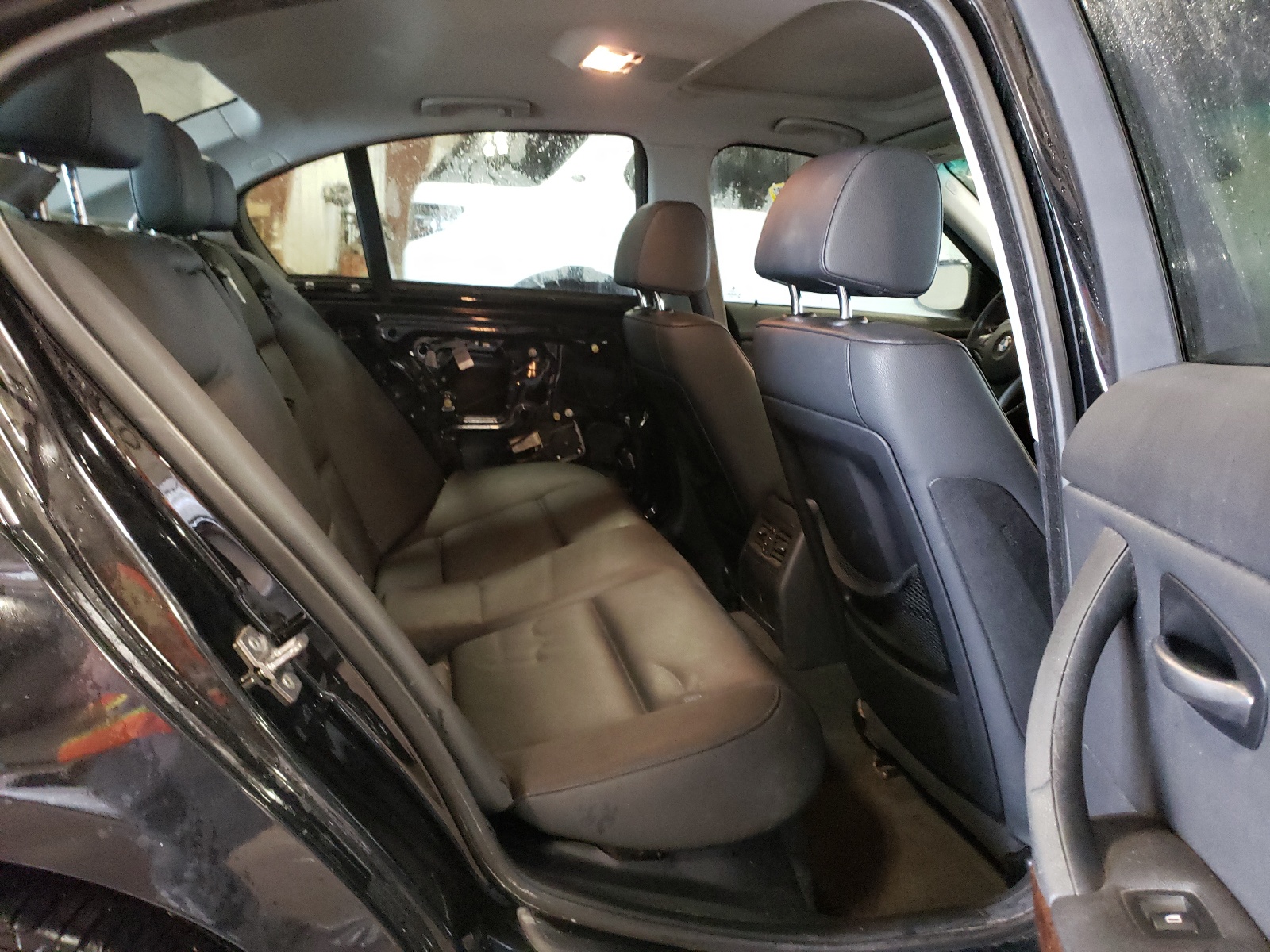 WBAPL33549A406477 2009 BMW 335 Xi