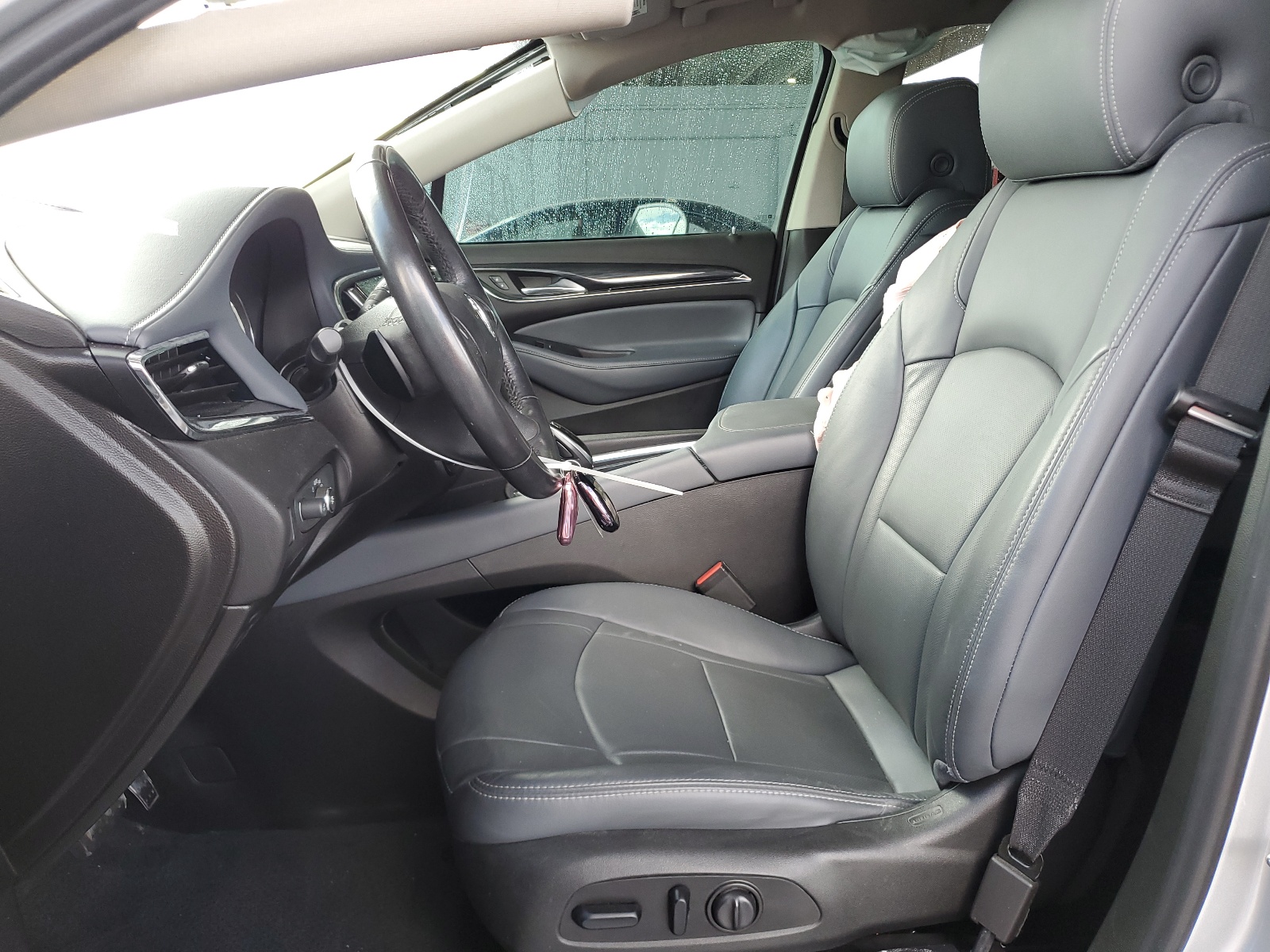 5GAERBKW6MJ137597 2021 Buick Enclave Essence