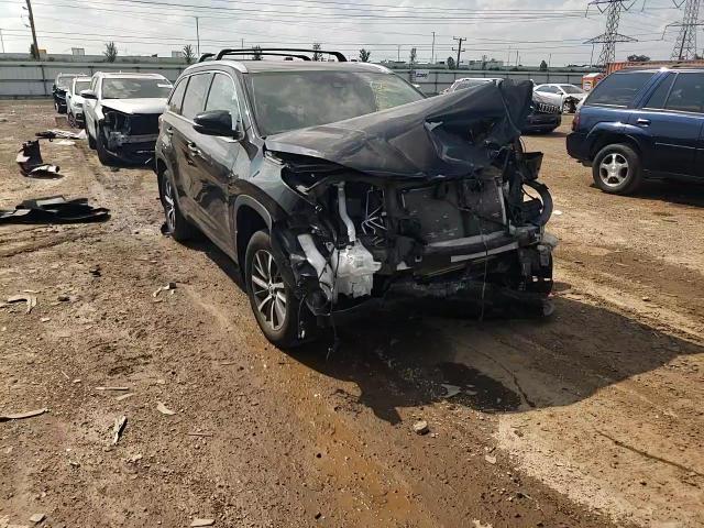 2018 Toyota Highlander Se VIN: 5TDJZRFH1JS837348 Lot: 62879844