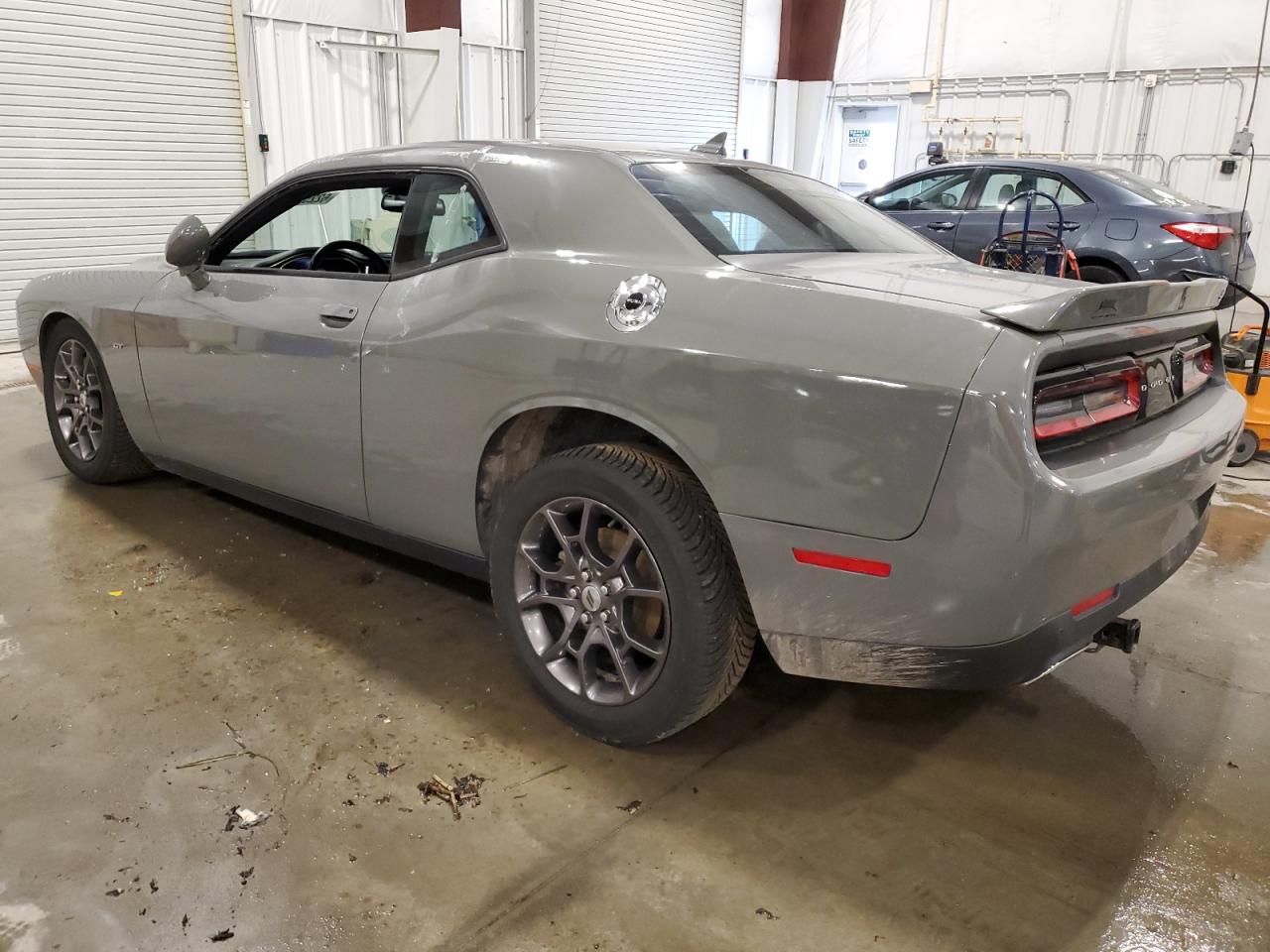 2C3CDZGG5JH328525 2018 DODGE CHALLENGER - Image 2