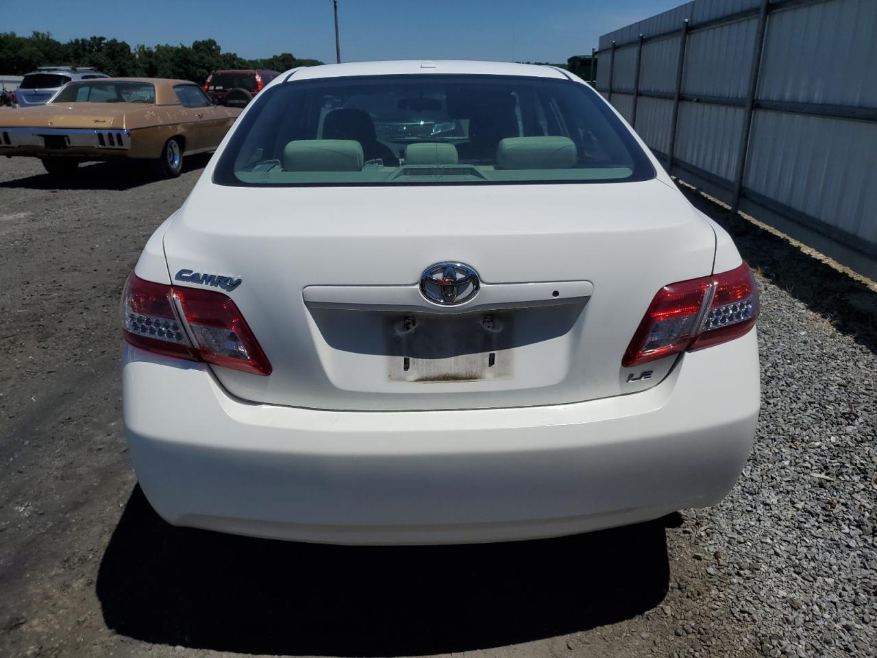 2011 Toyota Camry - Image 6