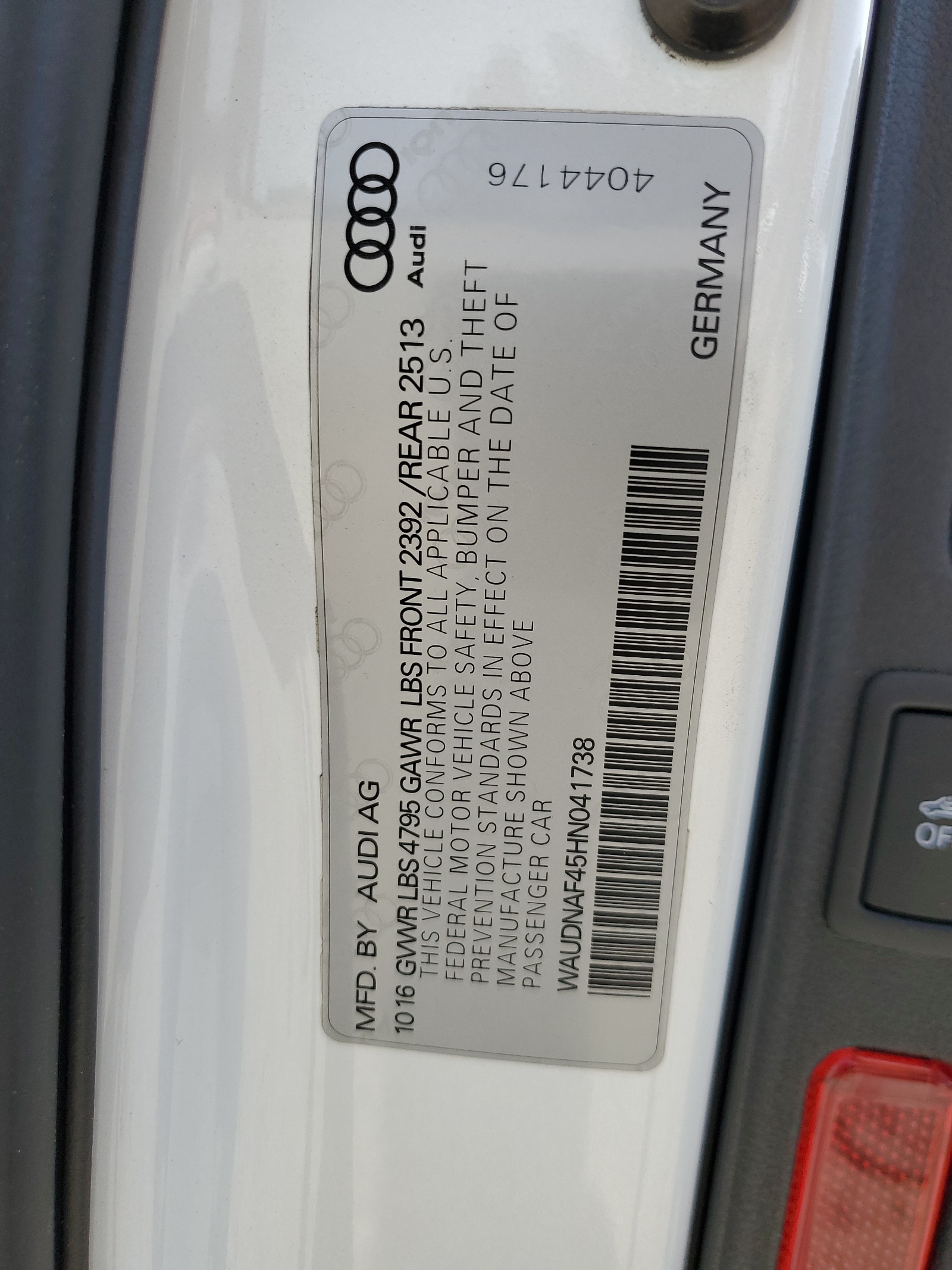 2017 Audi A4 Premium vin: WAUDNAF45HN041738