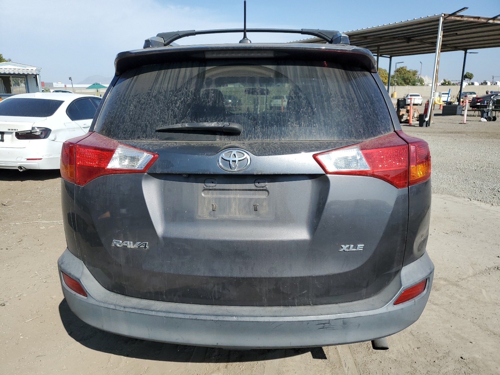 2T3WFREV1FW183768 2015 Toyota Rav4 Xle