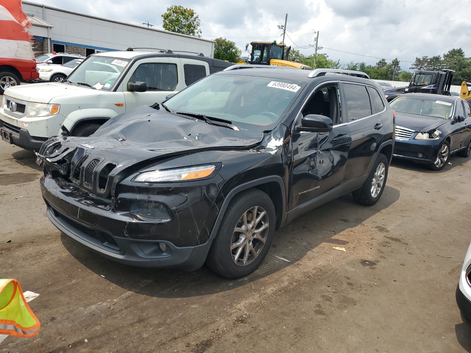 2015 Jeep Cherokee Latitude vin: 1C4PJMCB4FW686100