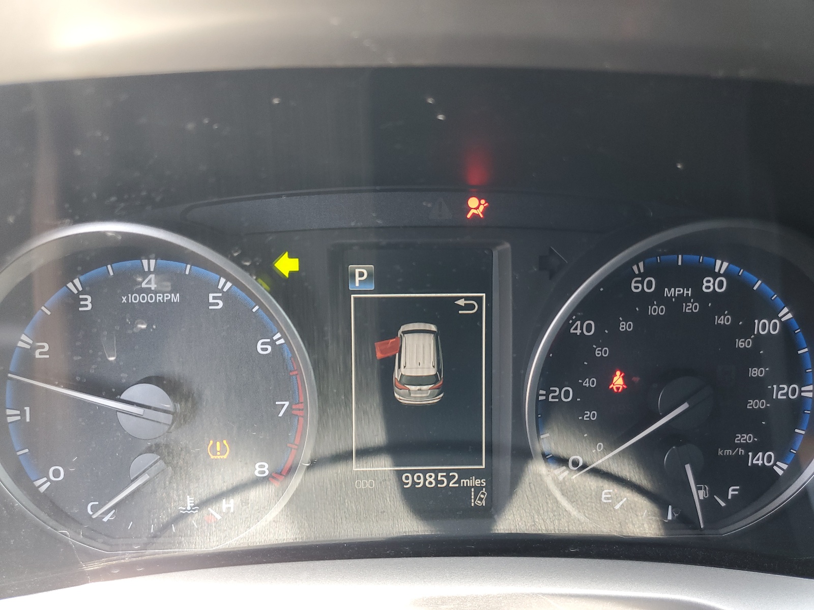 JTMBFREV2HJ108741 2017 Toyota Rav4 Le