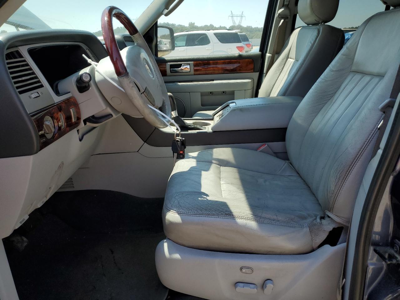 2004 Lincoln Navigator VIN: 5LMFU28R34LJ27867 Lot: 63533654
