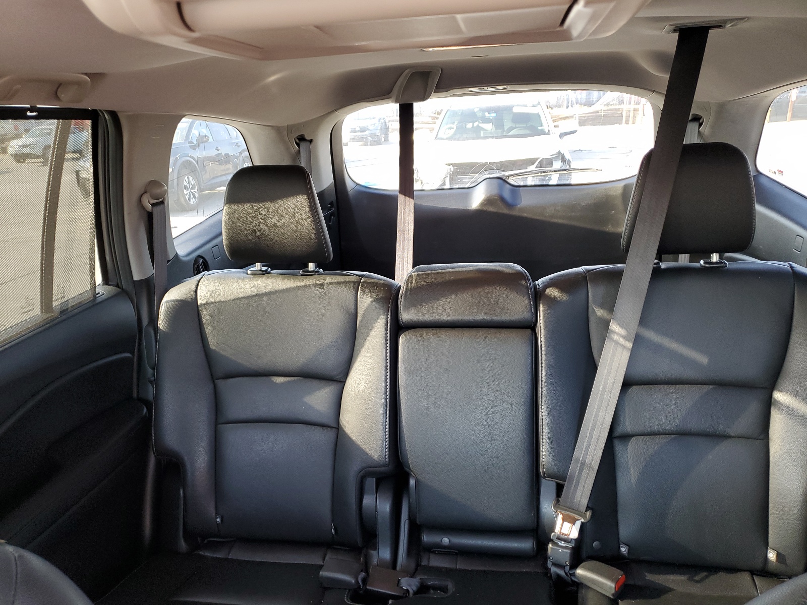 5FNYF5H94HB015812 2017 Honda Pilot Touring