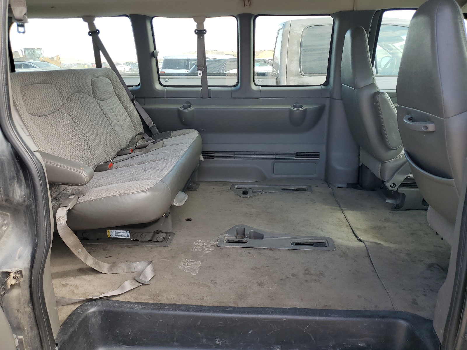 1GAGG25U441199564 2004 Chevrolet Express G2500