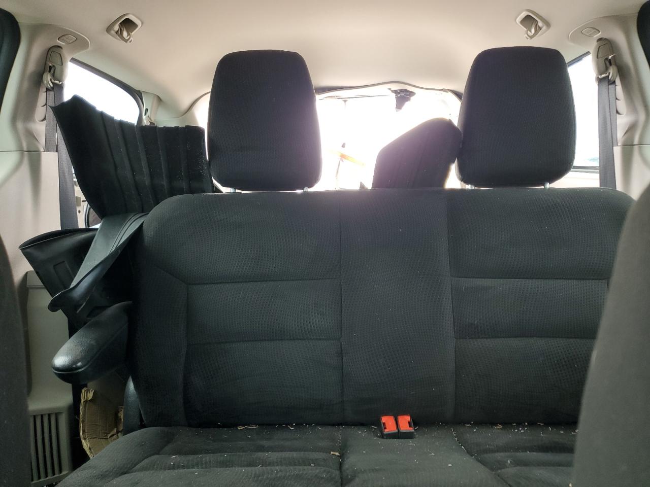 2015 Dodge Caravan - Image 10