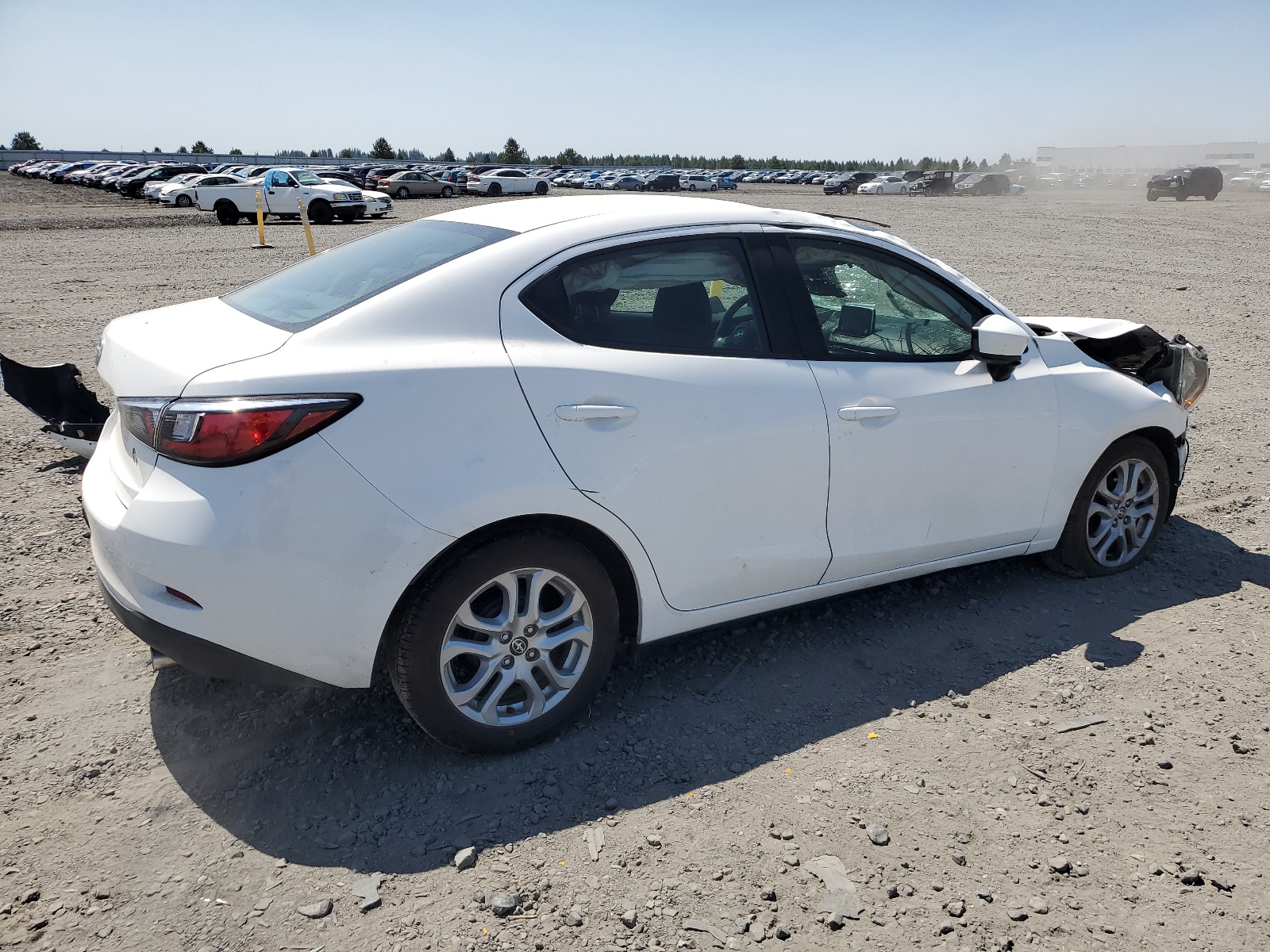 3MYDLBZV1GY111130 2016 Toyota Scion Ia