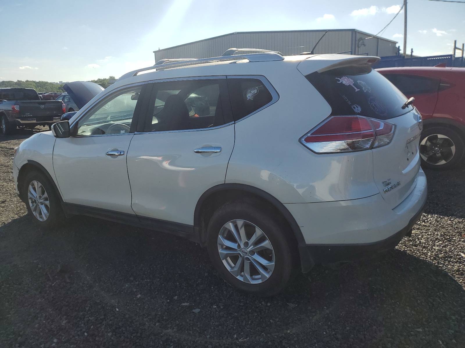 2015 Nissan Rogue S vin: KNMAT2MT3FP564396