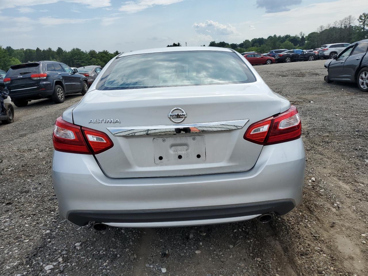 2017 Nissan Altima - Image 6