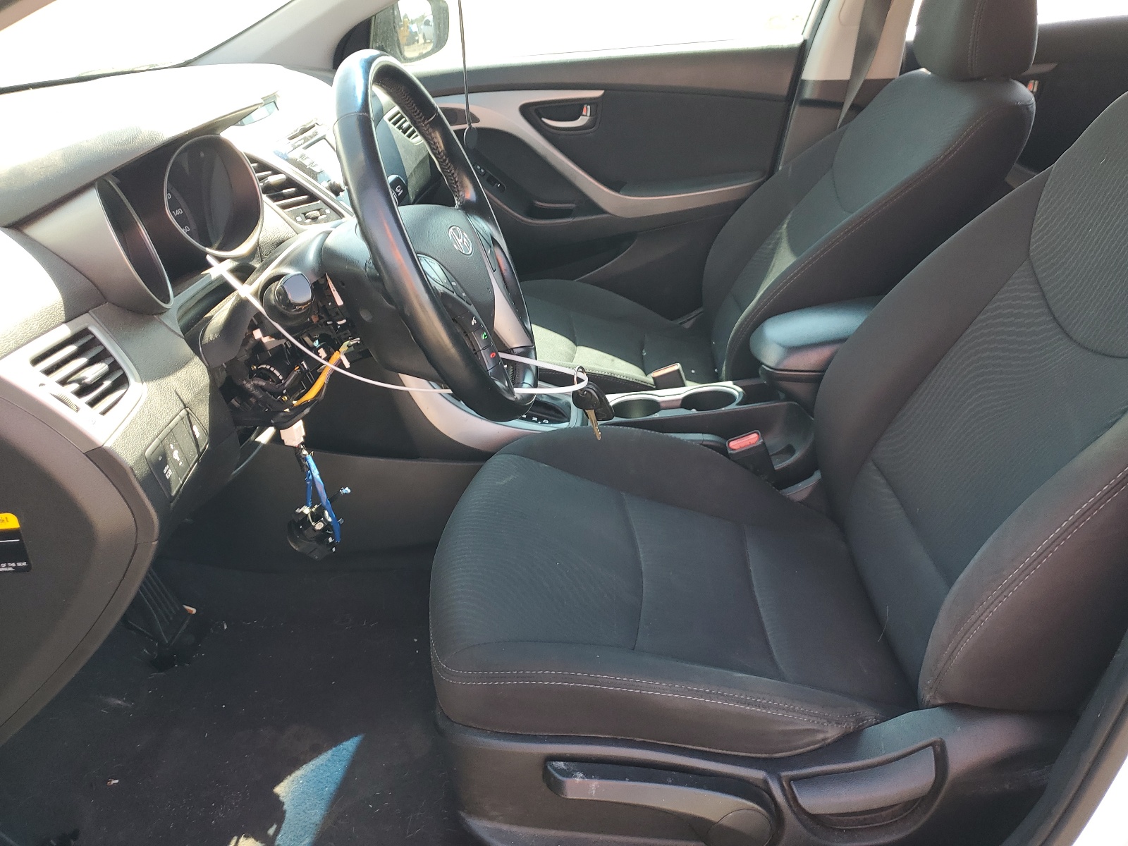 5NPDH4AE2FH608948 2015 Hyundai Elantra Se