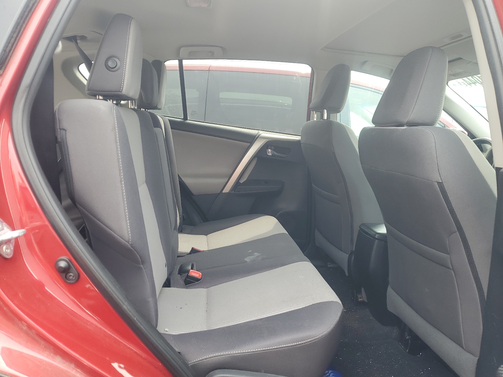 2T3RFREV1FW358324 2015 Toyota Rav4 Xle