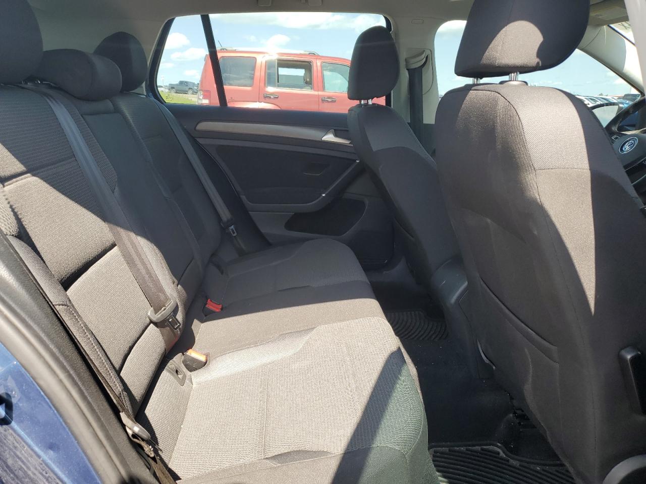 2018 Volkswagen Golf S VIN: 3VWG17AU8JM294748 Lot: 88519795