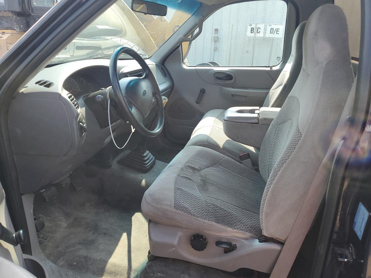 1999 Ford F150 VIN: 1FTZF1720XNB82797 Lot: 63991244