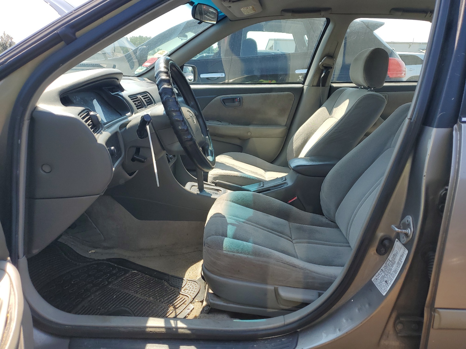 4T1BG22K9YU681905 2000 Toyota Camry Ce