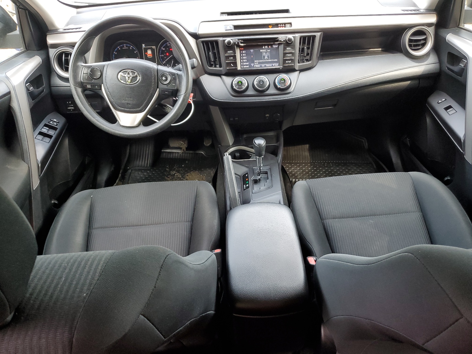 2T3BFREV0HW646372 2017 Toyota Rav4 Le