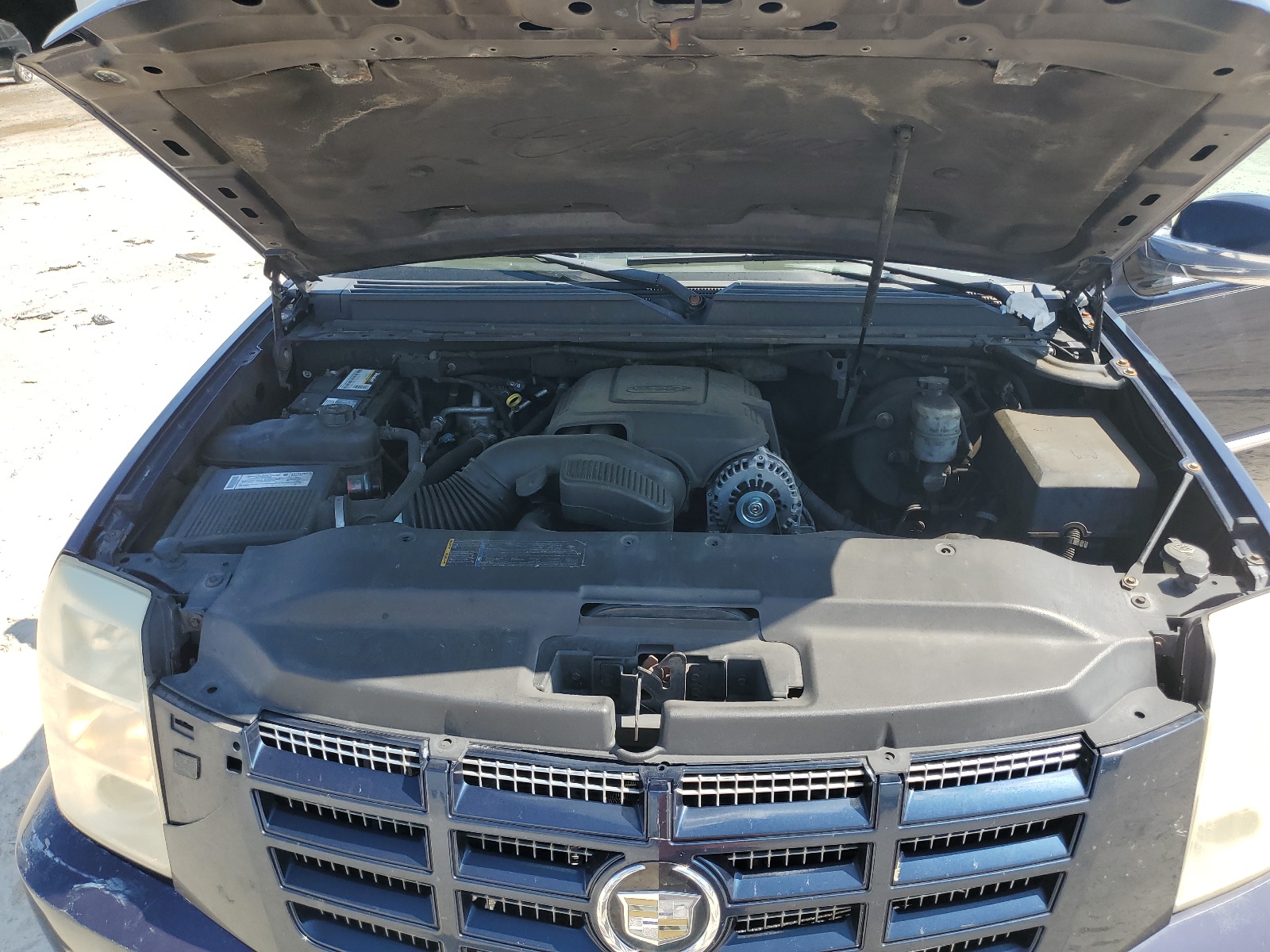 1GYEC638X7R402898 2007 Cadillac Escalade Luxury