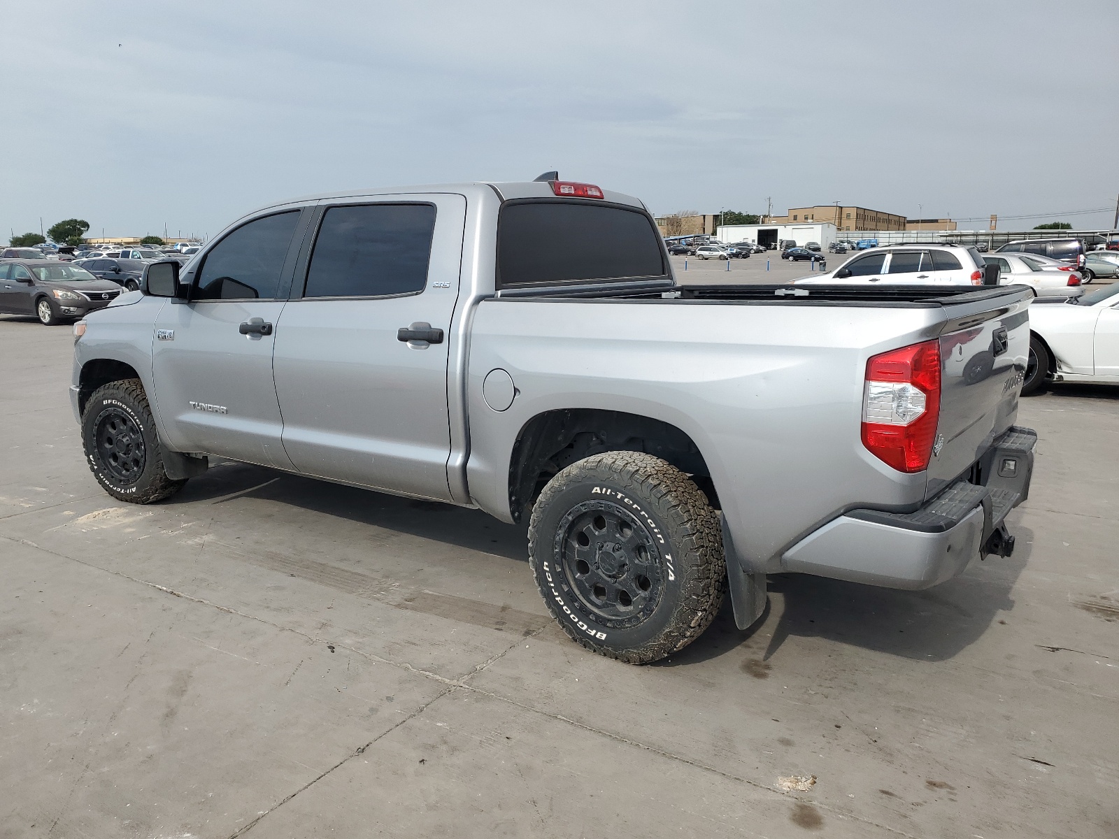 5TFEY5F10MX281600 2021 Toyota Tundra Crewmax Sr5