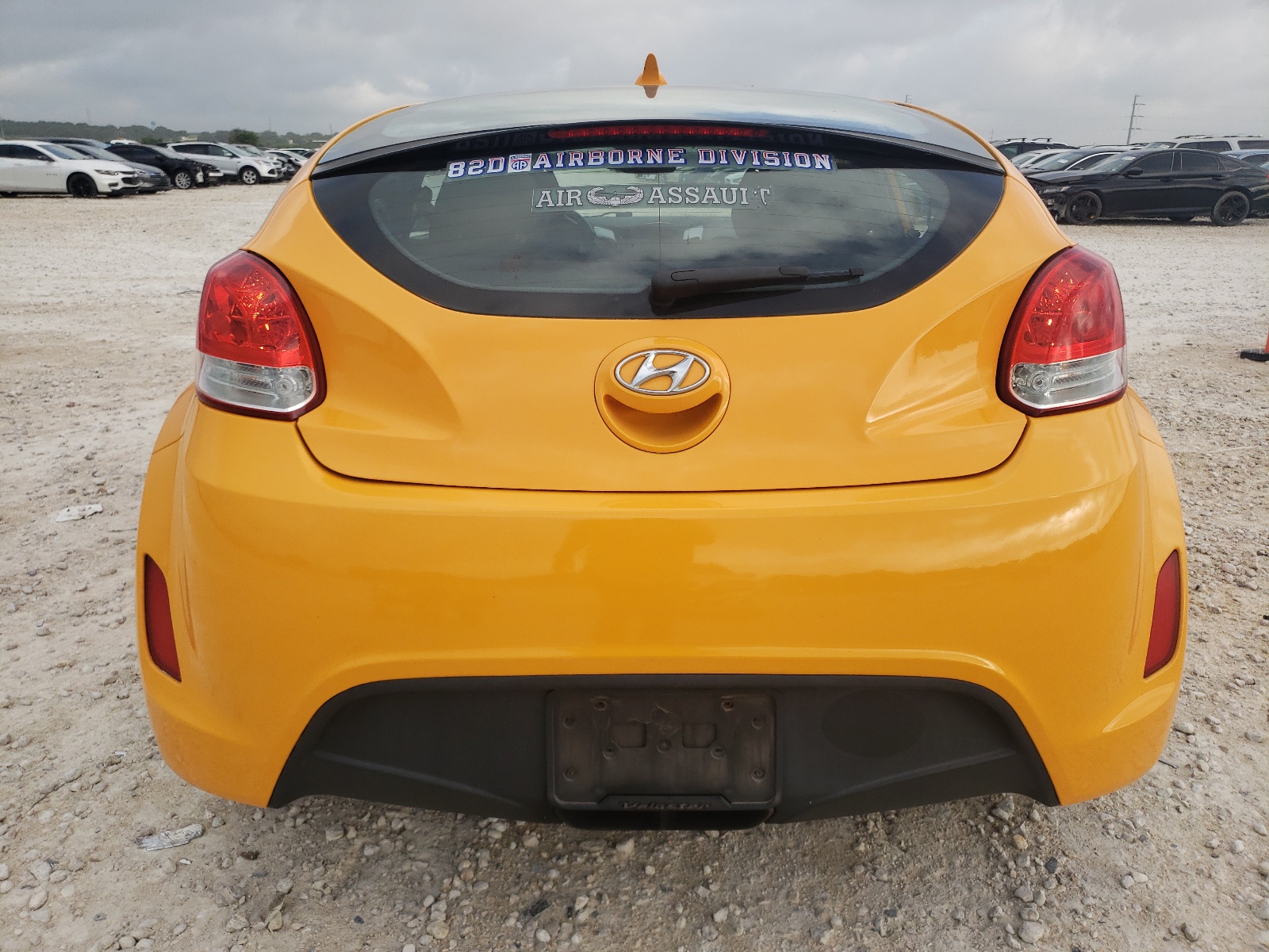 2013 Hyundai Veloster vin: KMHTC6AD9DU157965