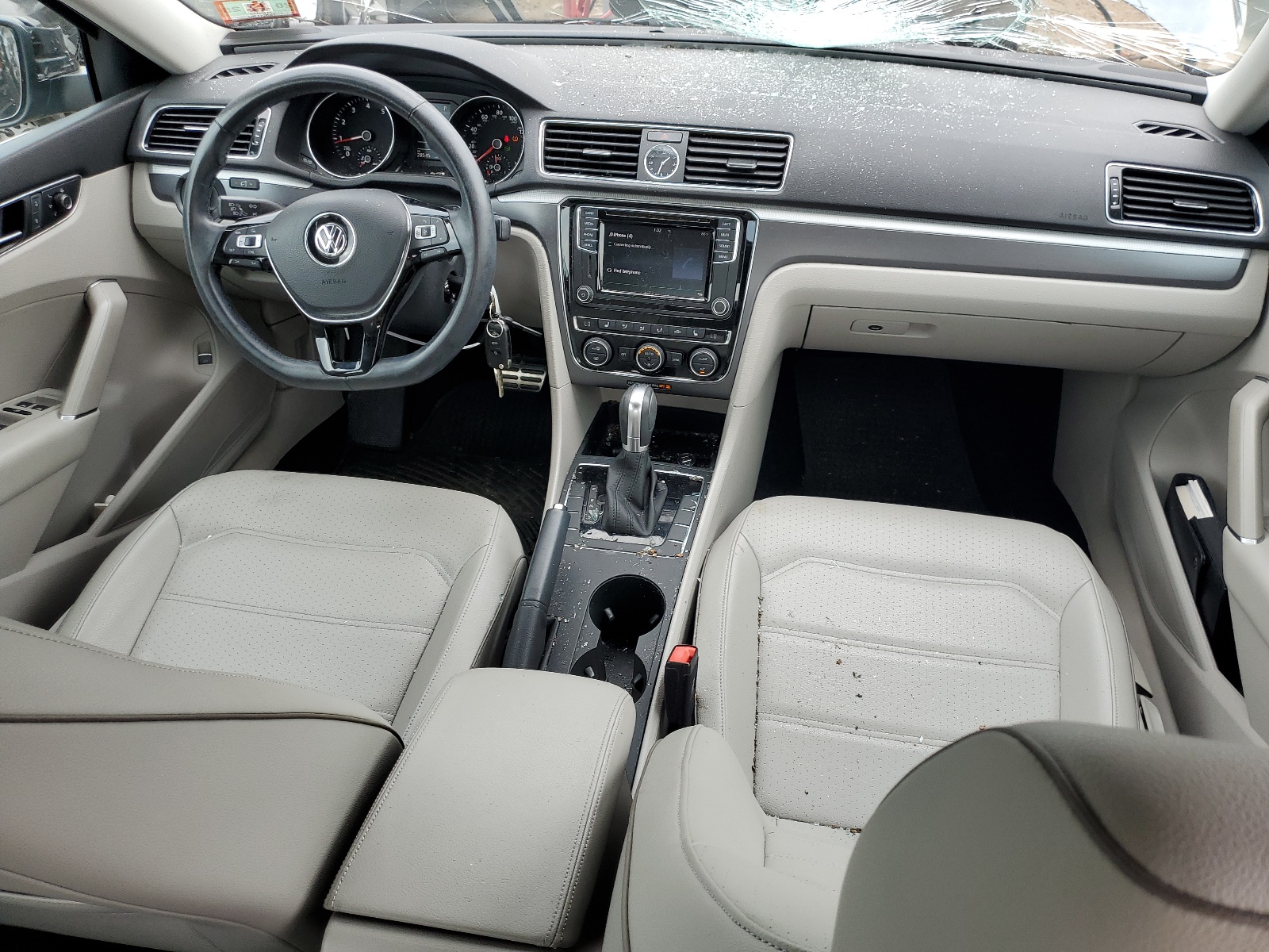 1VWDT7A32HC031705 2017 Volkswagen Passat R-Line