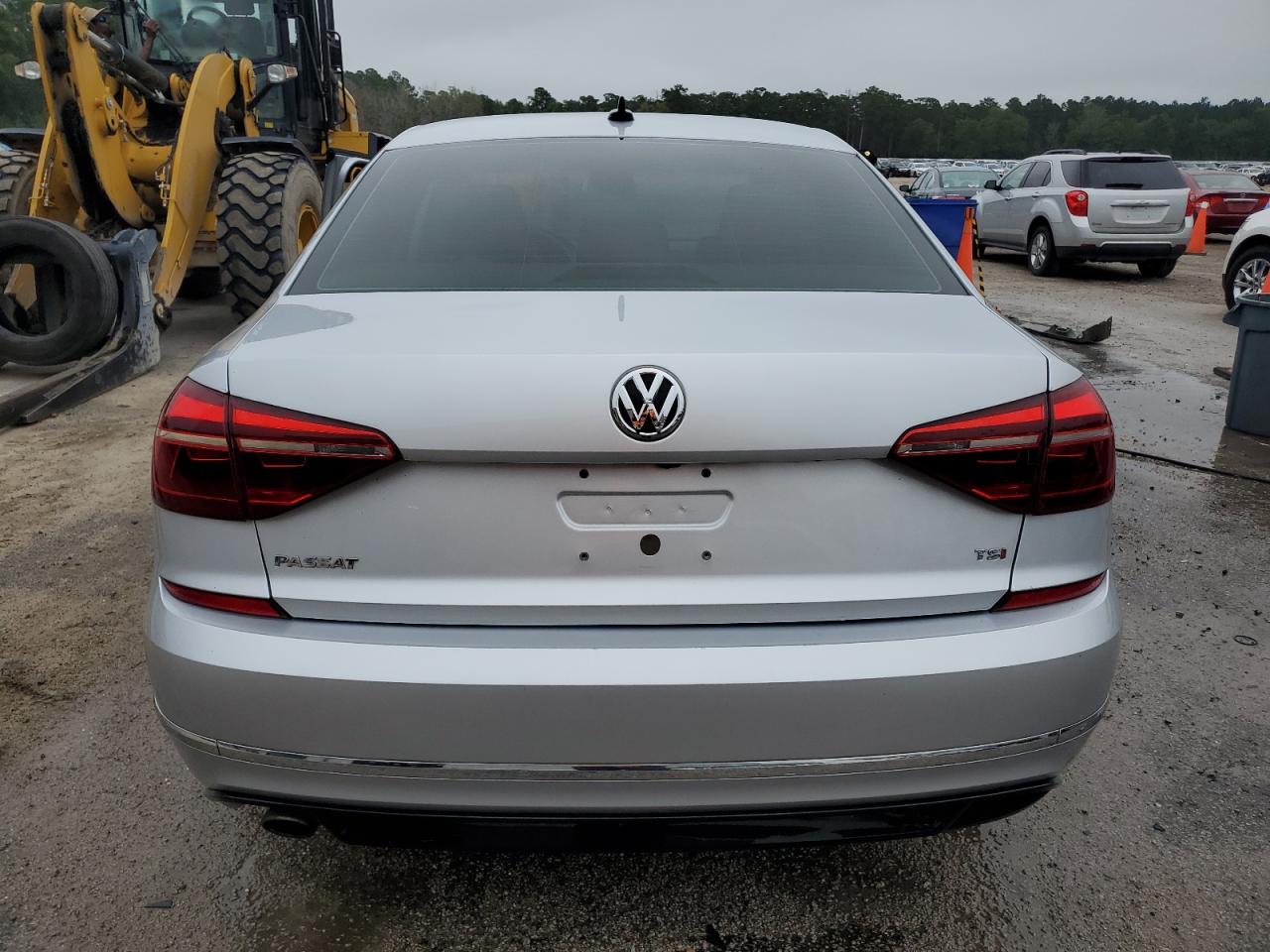 1VWAA7A36JC022021 2018 Volkswagen Passat S