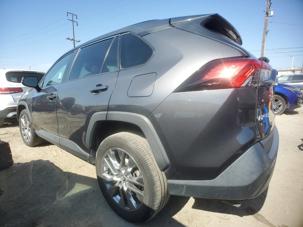 2020 Toyota Rav4 Xle Premium VIN: 2T3C1RFV7LW058575 Lot: 63860884