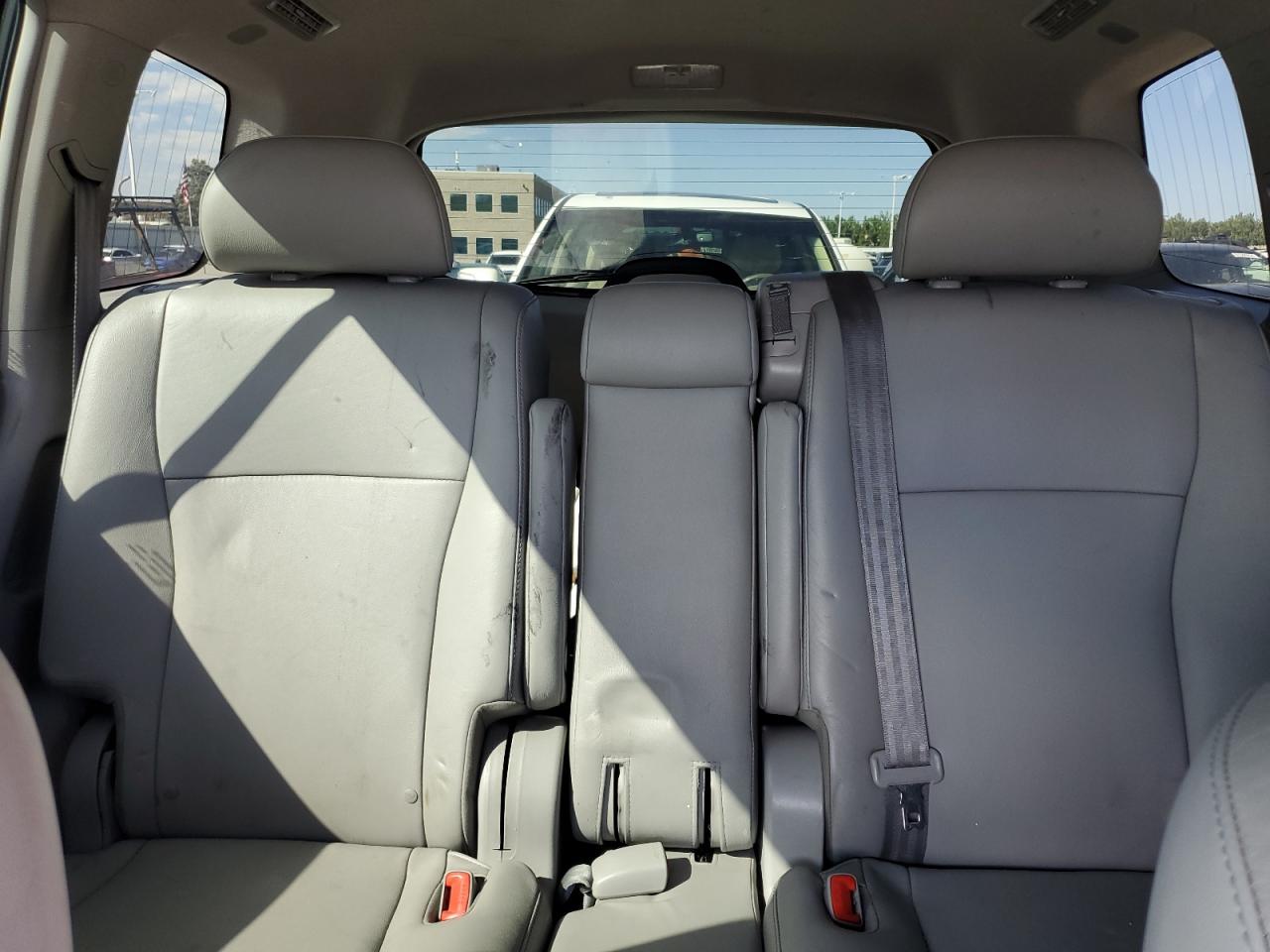 2011 Toyota Highlander Base VIN: 5TDZK3EHXBS049899 Lot: 66849474