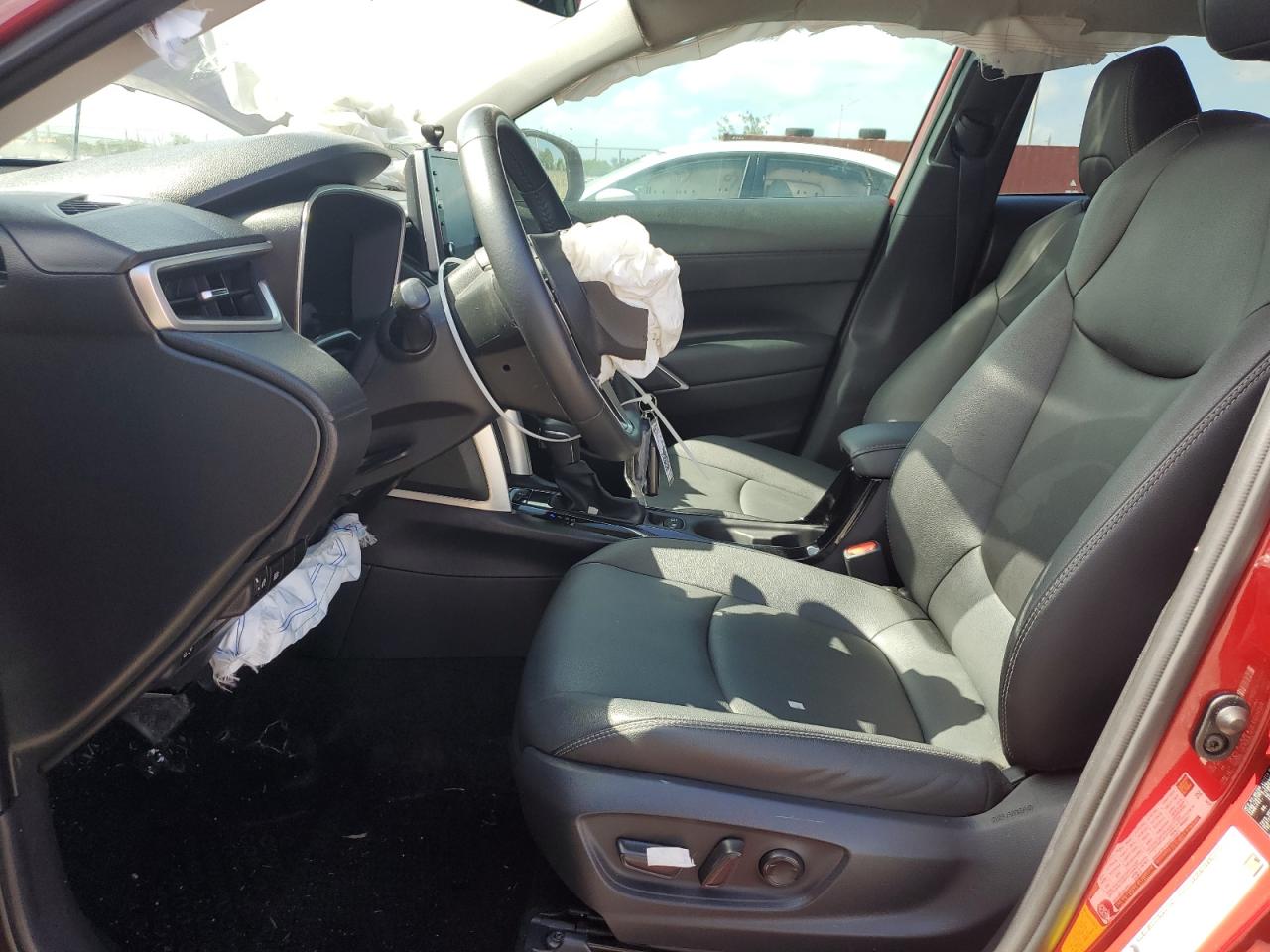 7MUDAABG5NV035822 2022 Toyota Corolla Cross Xle