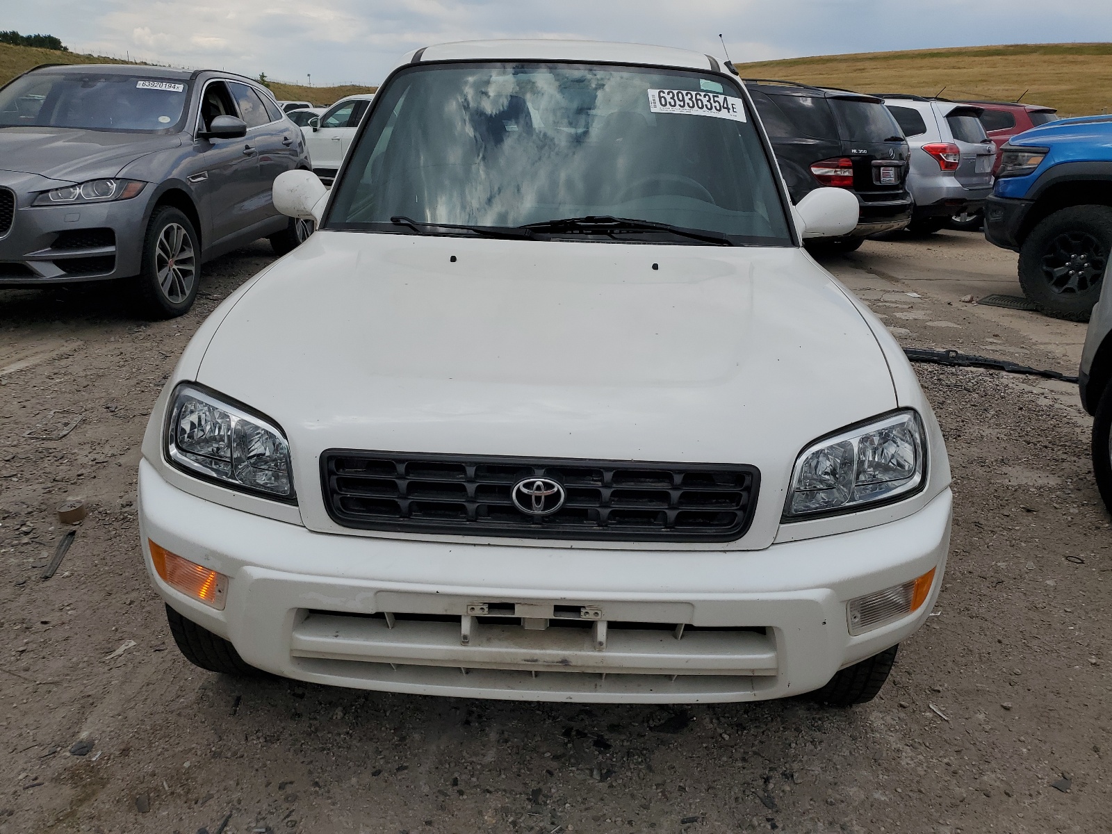 JT3GP10V4X7055102 1999 Toyota Rav4