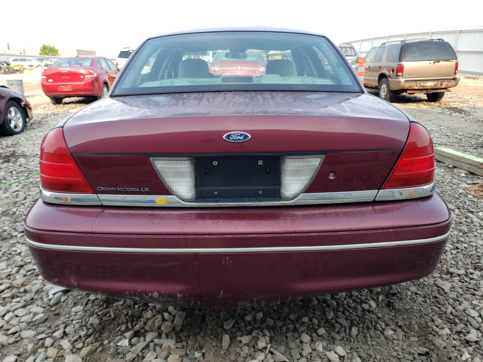 2FAFP74W14X182060 2004 Ford Crown Victoria Lx