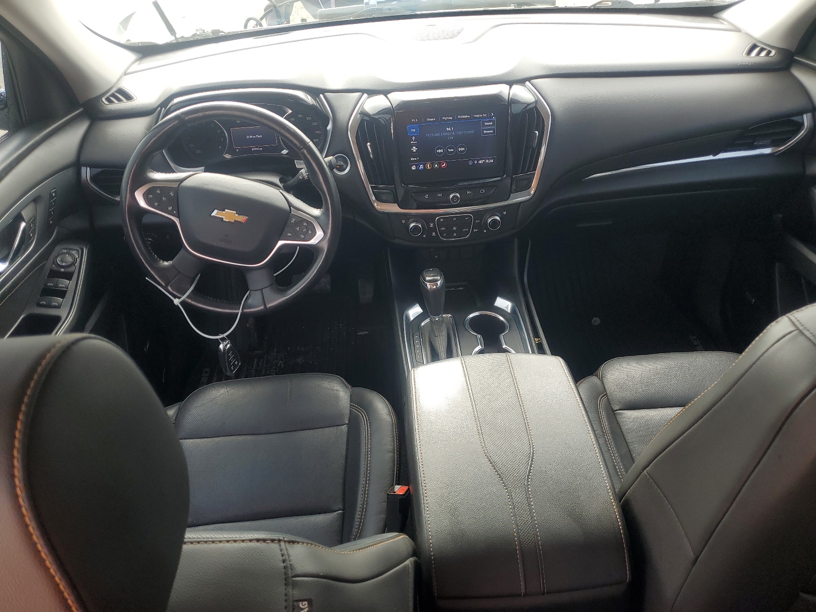 1GNERKKW6LJ156882 2020 Chevrolet Traverse Premier