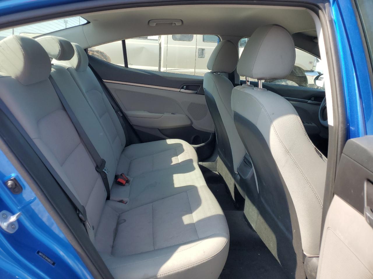 2017 Hyundai Elantra - Image 10