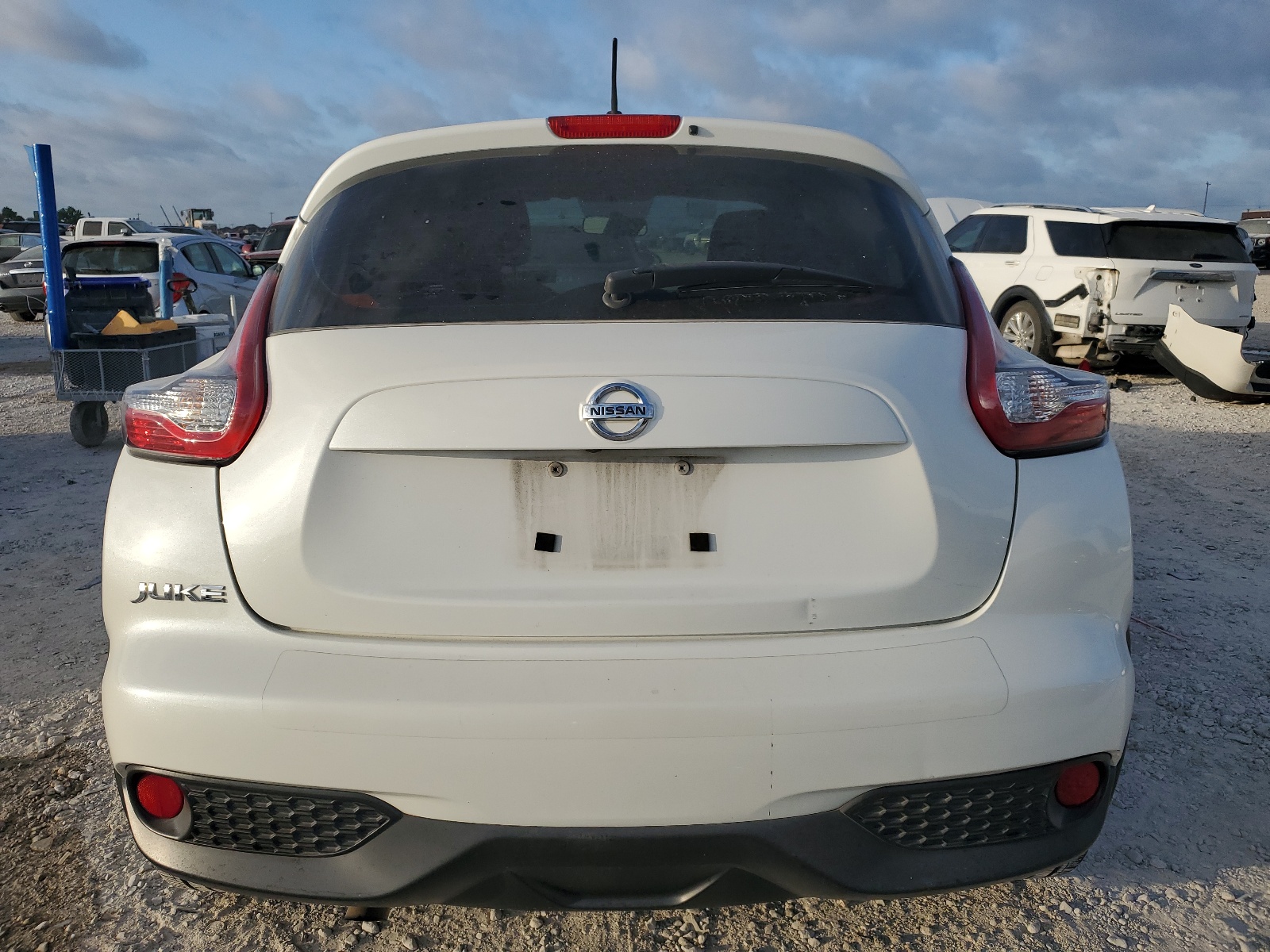 2015 Nissan Juke S vin: JN8AF5MR0FT503726