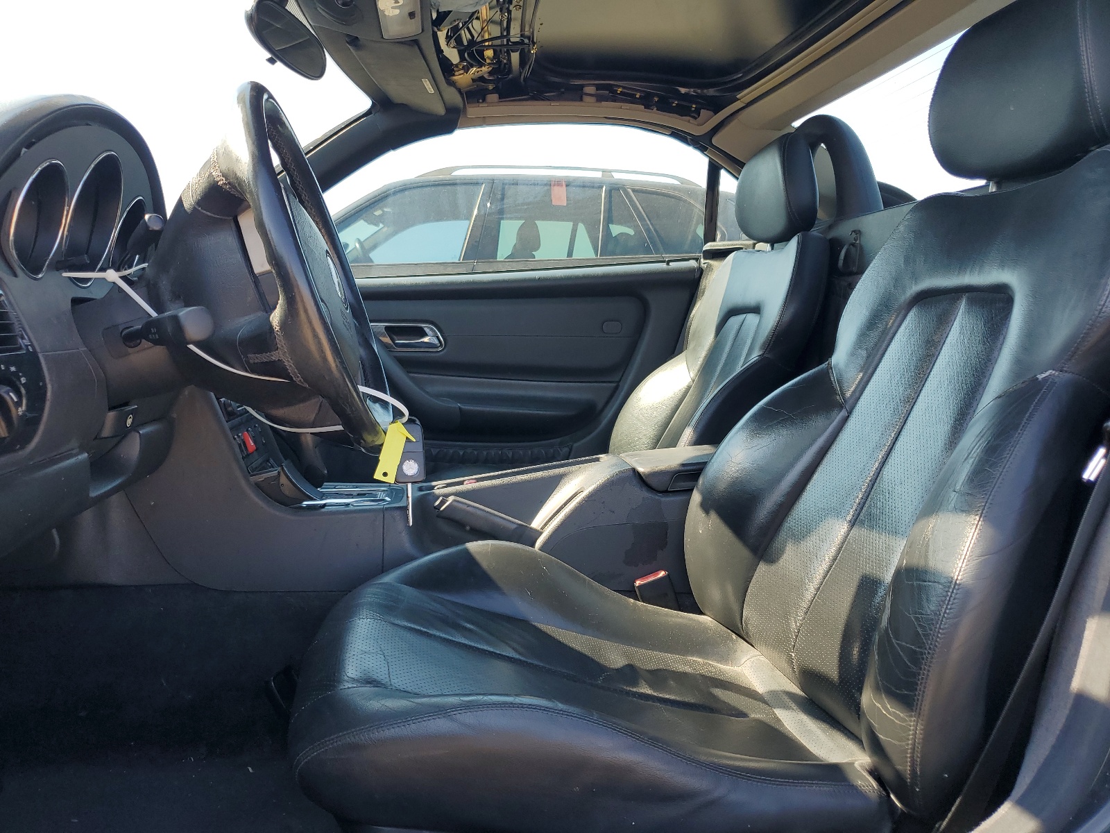 WDBKK47F6WF008306 1998 Mercedes-Benz Slk 230 Kompressor