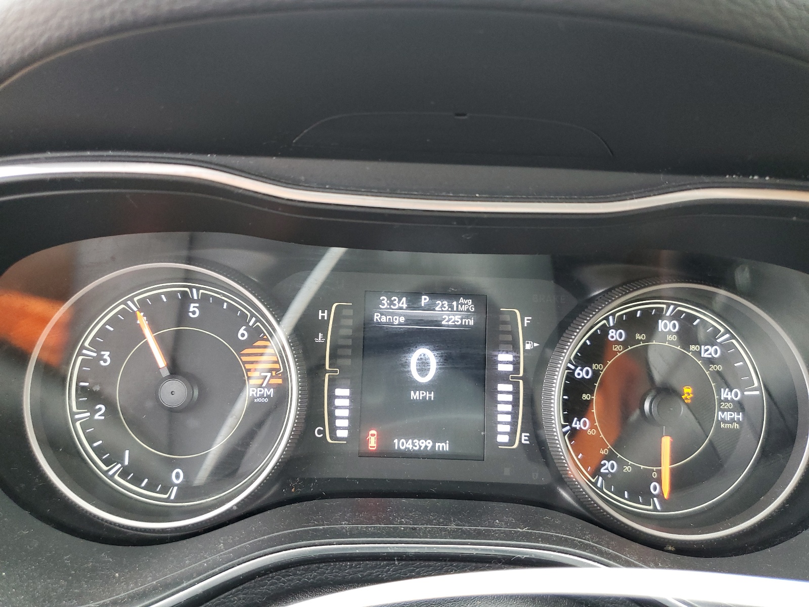 1C4PJLCB2KD241371 2019 Jeep Cherokee Latitude