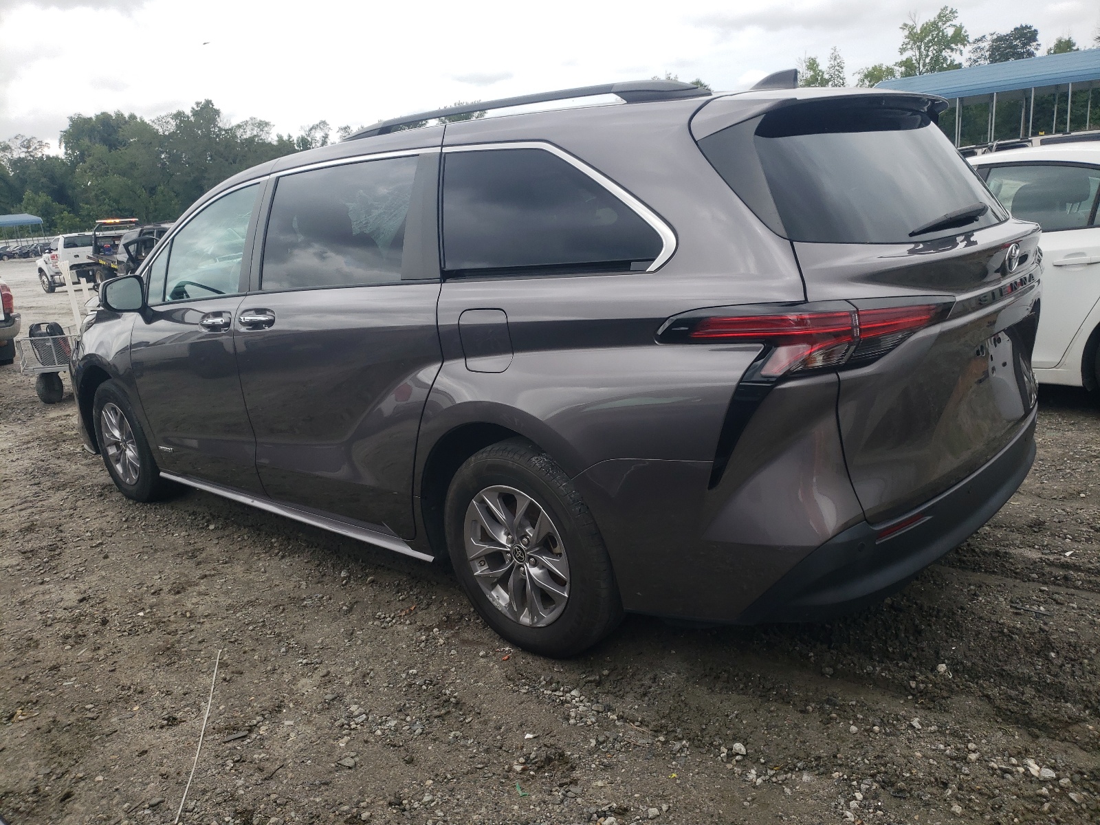 2021 Toyota Sienna Xle vin: 5TDYRKEC7MS028064