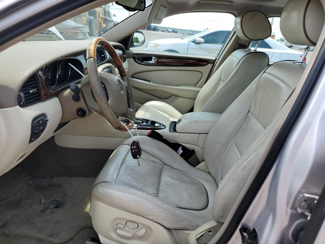 2004 Jaguar Vandenplas VIN: SAJEA74C44SG02303 Lot: 64430204