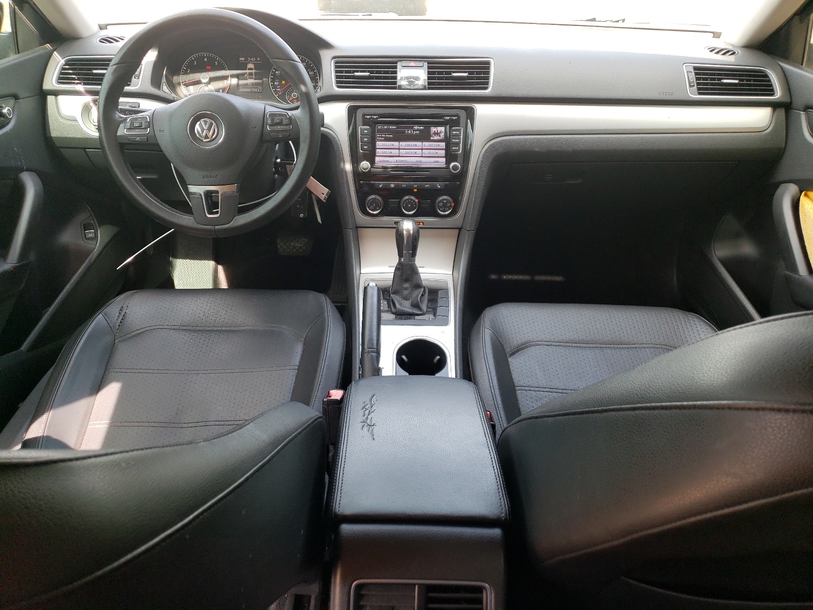 1VWBH7A35DC076785 2013 Volkswagen Passat Se