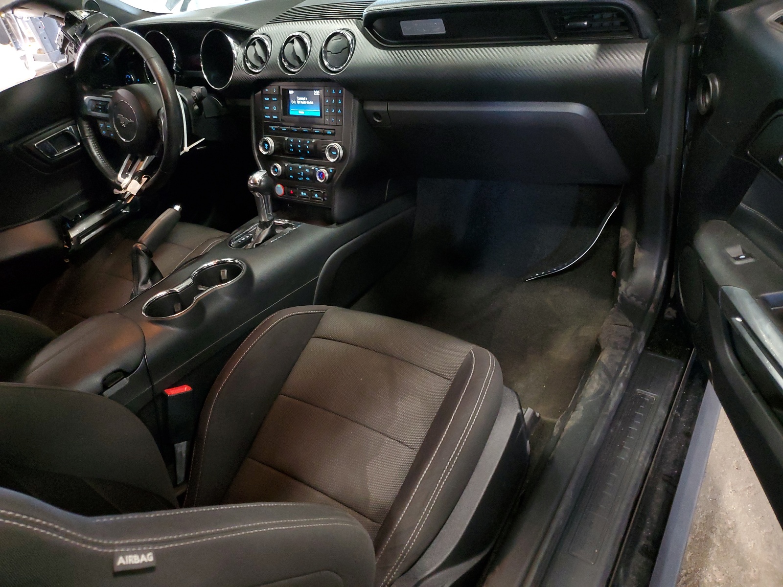 1FA6P8AM1H5305646 2017 Ford Mustang