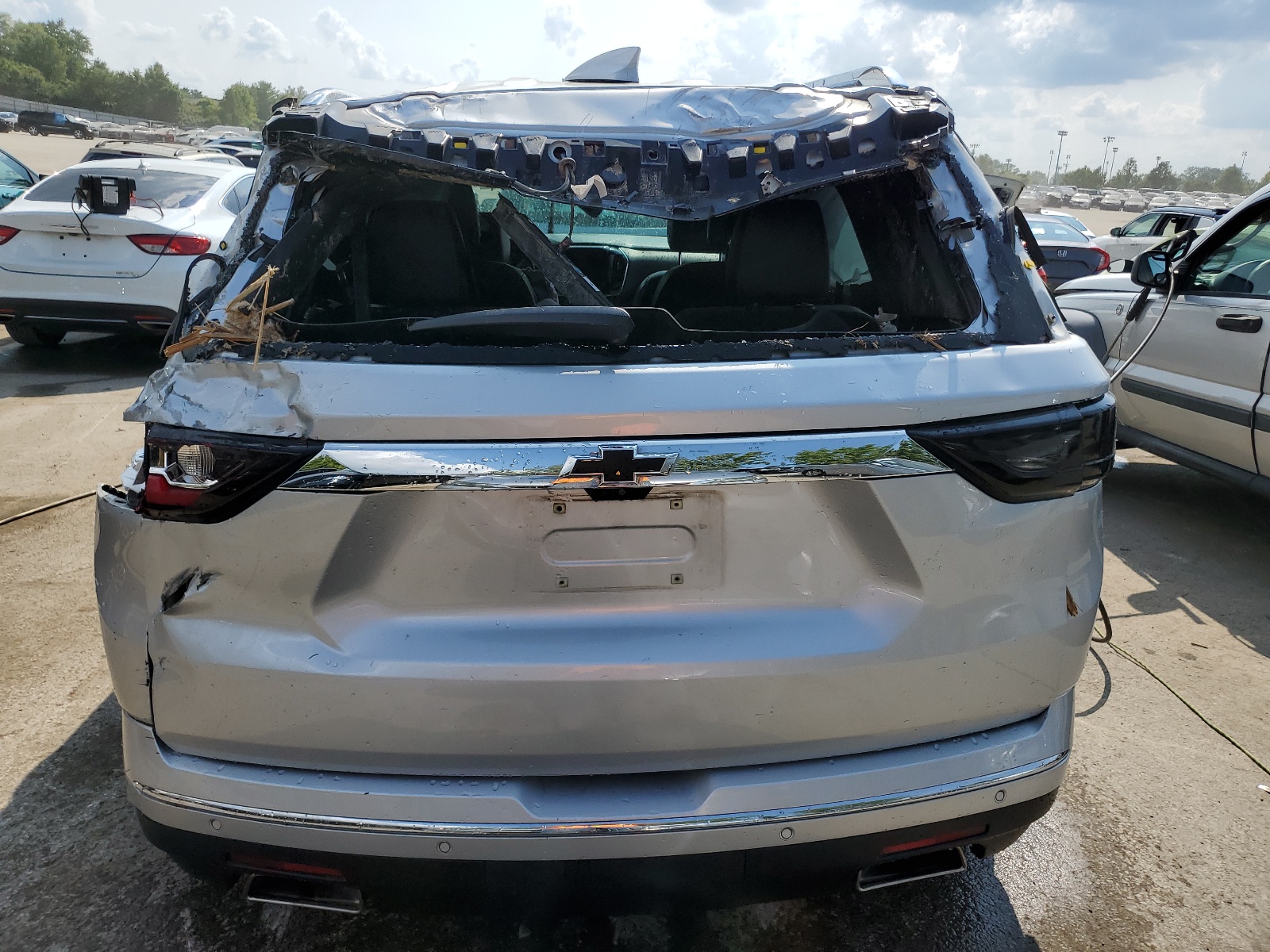 1GNEVJKWXJJ262903 2018 Chevrolet Traverse Premier