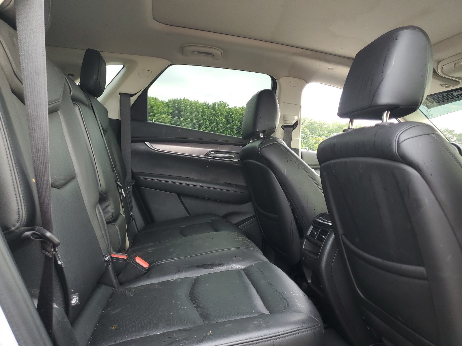 1GYKNFRS1KZ144327 2019 Cadillac Xt5 Premium Luxury