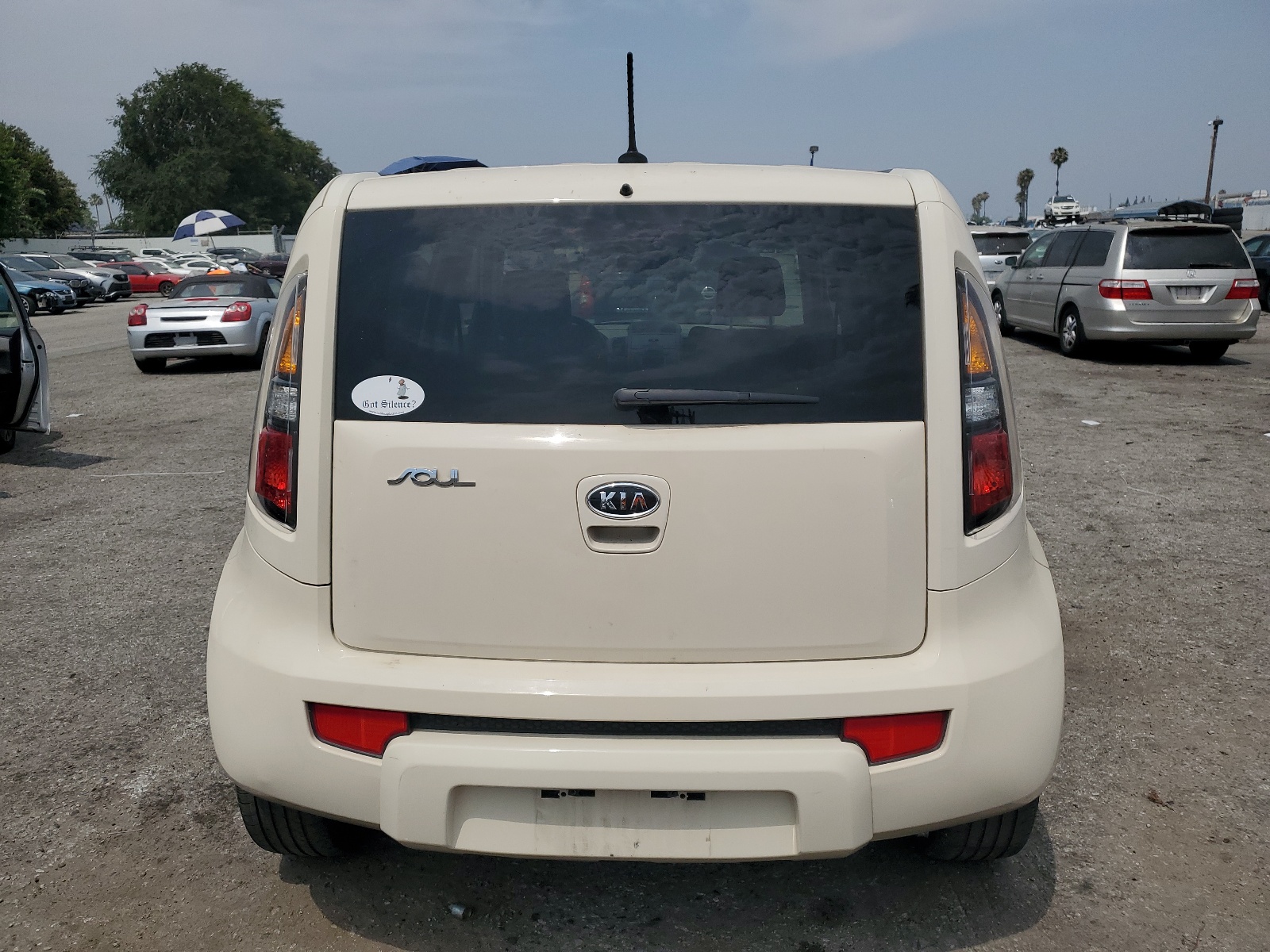 KNDJT2A20B7729164 2011 Kia Soul +