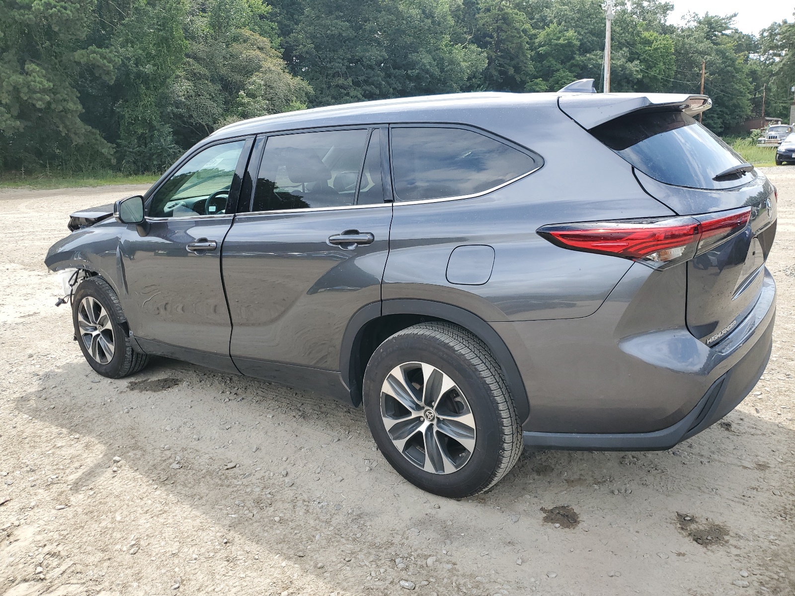 2022 Toyota Highlander Xle vin: 5TDGZRAH9NS094607