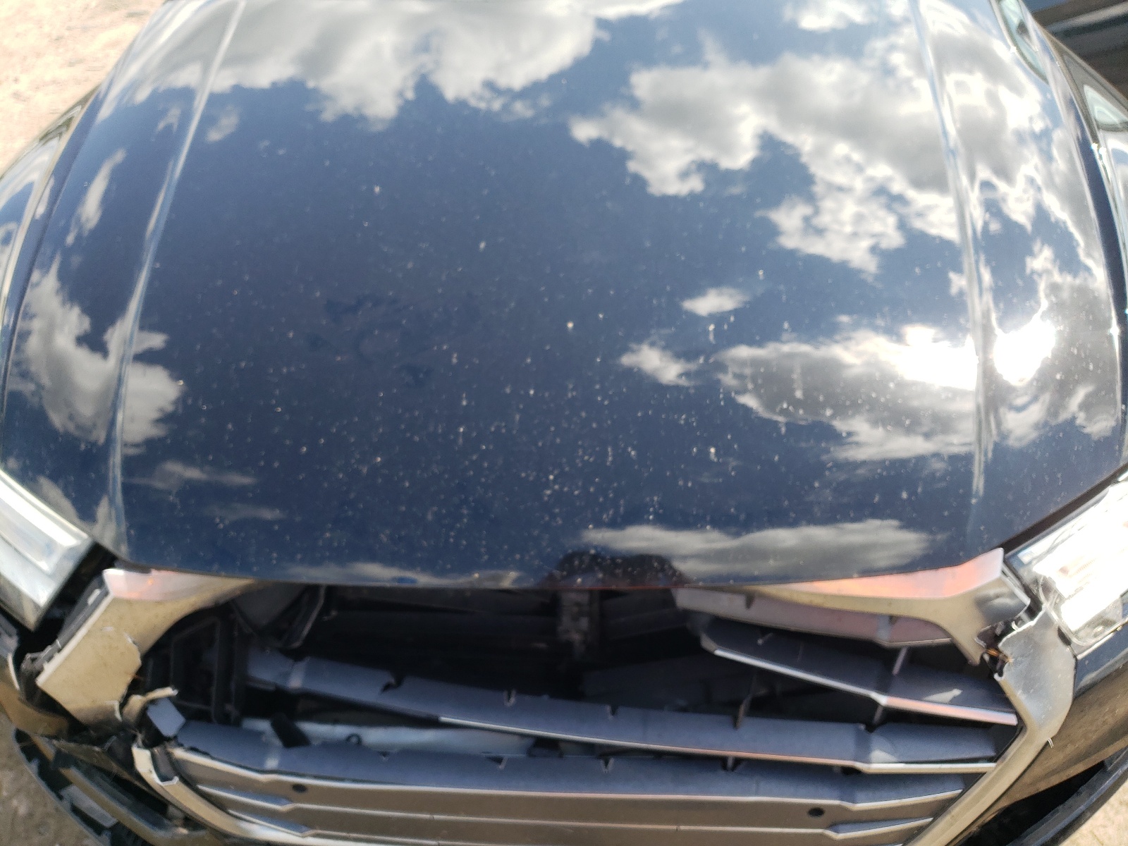 WA1ANAFY7J2006015 2018 Audi Q5 Premium