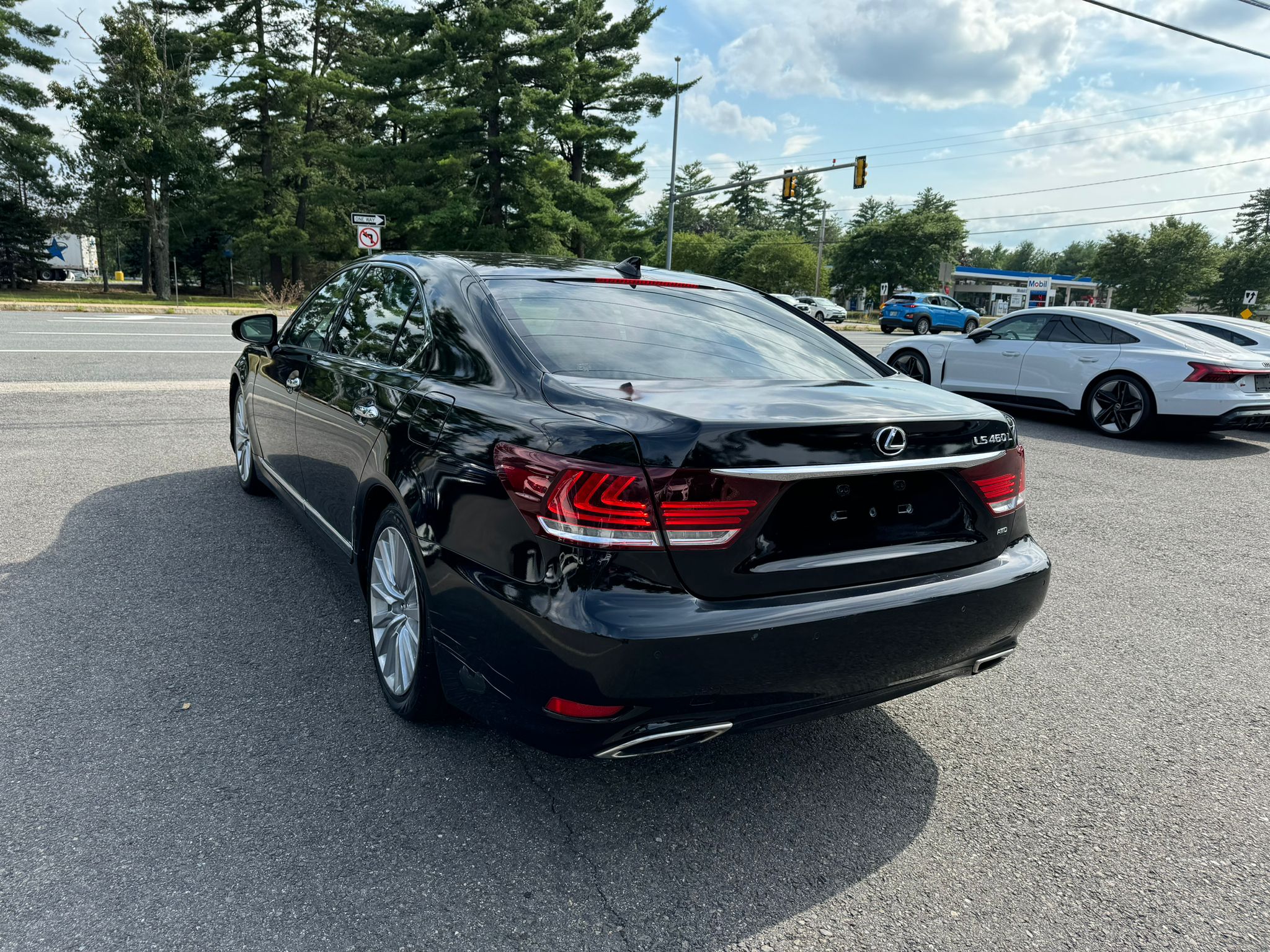 2014 Lexus Ls 460L vin: JTHDL5EF0E5006716