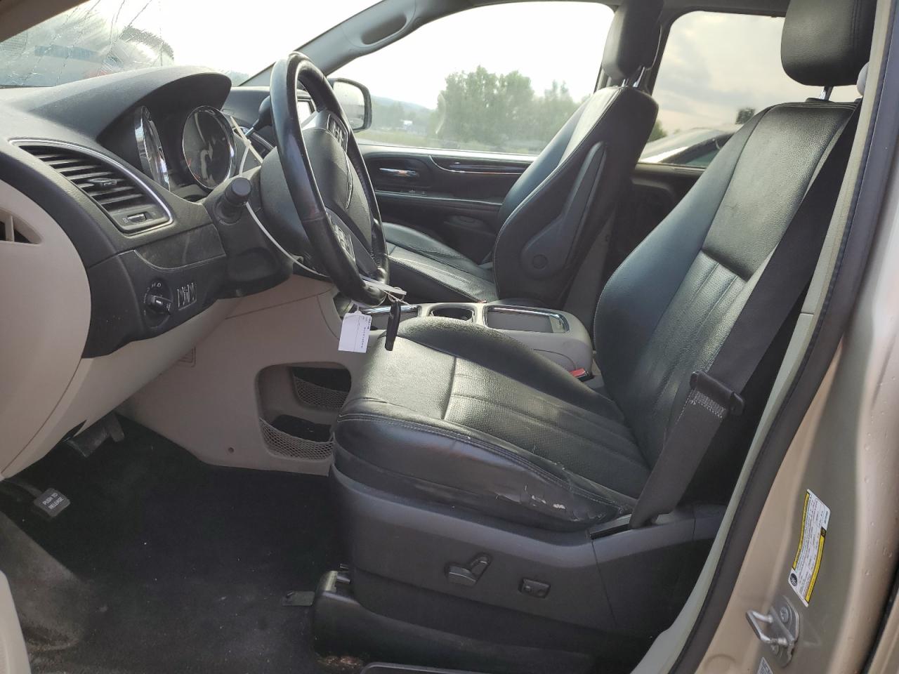 2016 Chrysler Town & Country Touring L VIN: 2C4RC1CG5GR132569 Lot: 63248074