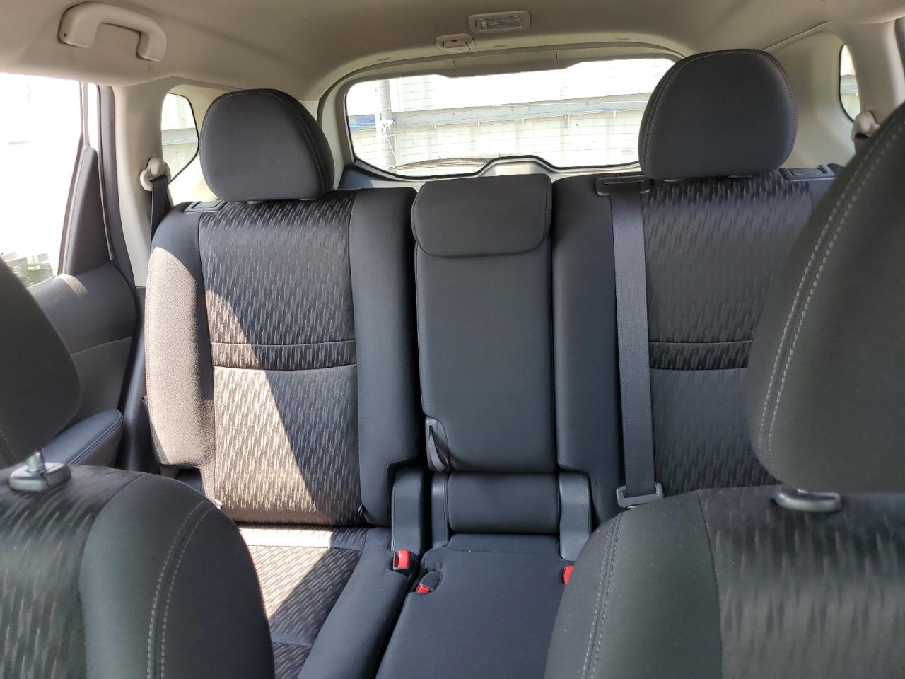 2017 Nissan Rogue S VIN: KNMAT2MV4HP581096 Lot: 62830164