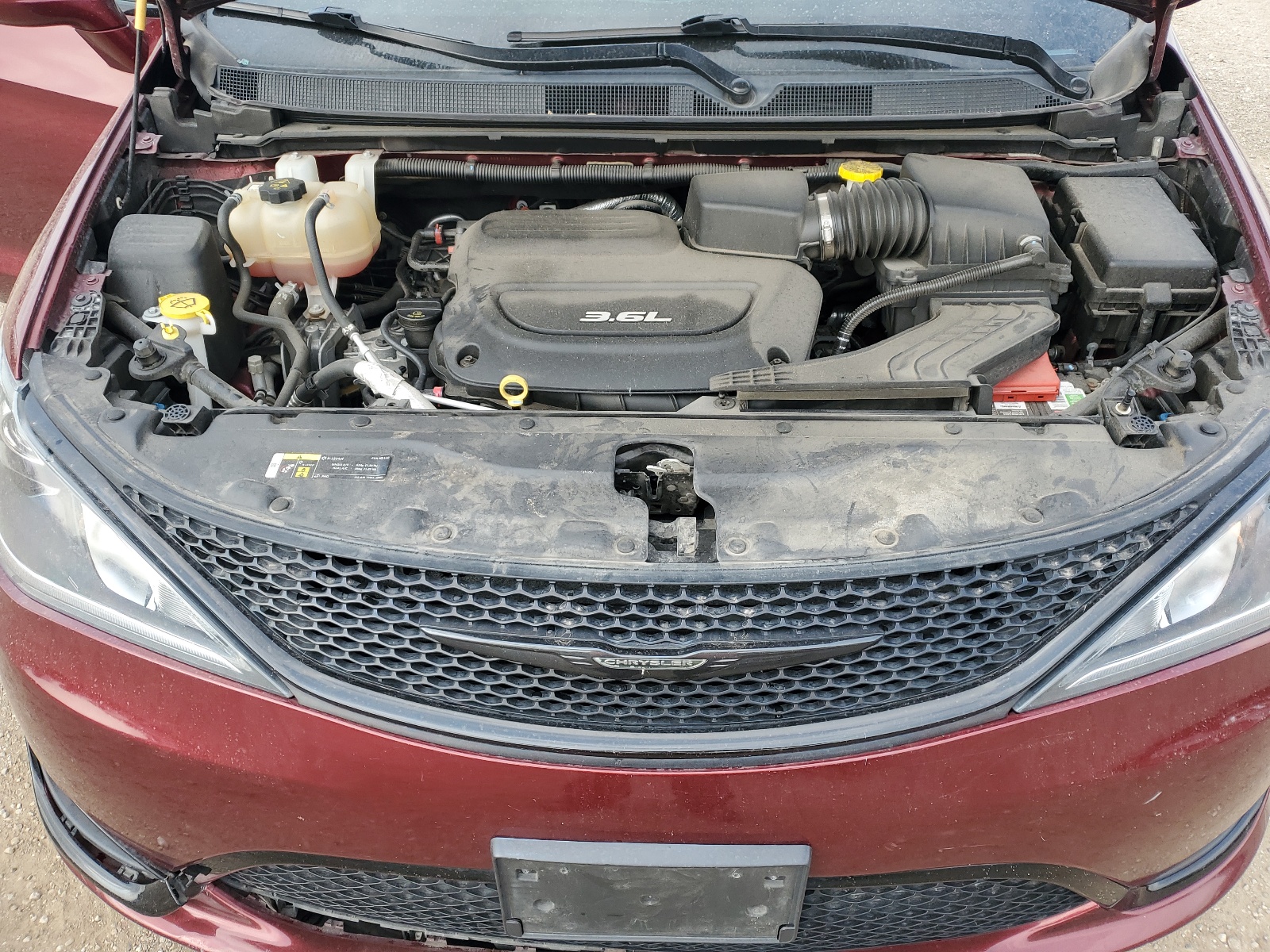 2C4RC1BG2JR165005 2018 Chrysler Pacifica Touring L